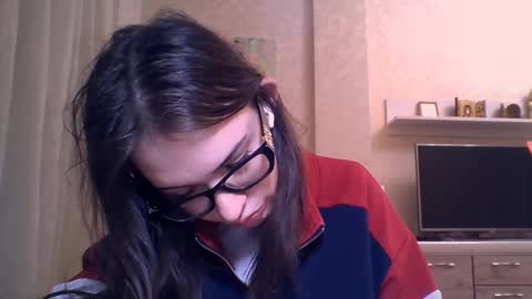 Jennifer online show from November 12, 6:10 pm