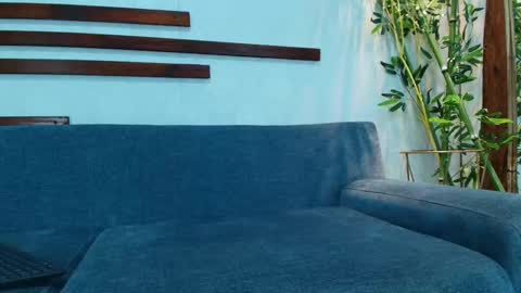     online show from October 1, 6:12 am