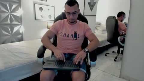 johan online show from December 15, 1:56 am