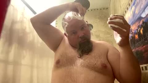 Snapshot of john40a chatting on December 18, 2:32 am John online show from December 18, 2:32 am