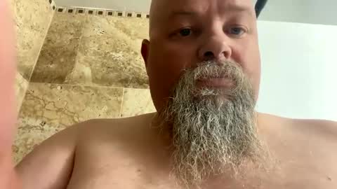 Snapshot of john40a chatting on October 4, 6:28 pm John online show from October 4, 6:28 pm