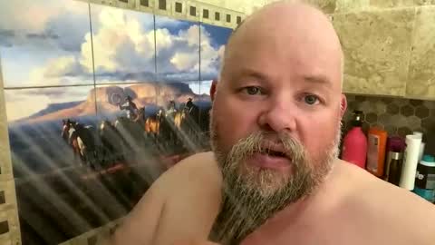 Snapshot of john40a chatting on October 25, 2:12 am John online show from October 25, 2:12 am