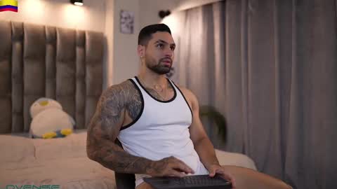 Snapshot of john_king29 chatting on October 11, 12:04 am john online show from October 11, 12:04 am