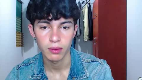 Snapshot of john_vichenso chatting on September 19, 11:08 pm John Vichenso online show from September 19, 11:08 pm