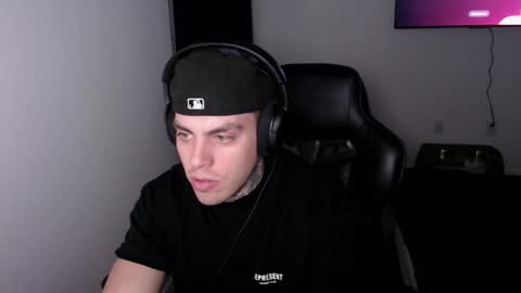 JAXX online show from February 3, 6:33 am