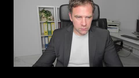 Snapshot of johnnydough82 chatting on December 20, 5:04 am johnnydough82 online show from December 20, 5:04 am