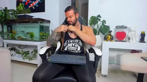 JOHNNY online show from October 7, 11:45 pm