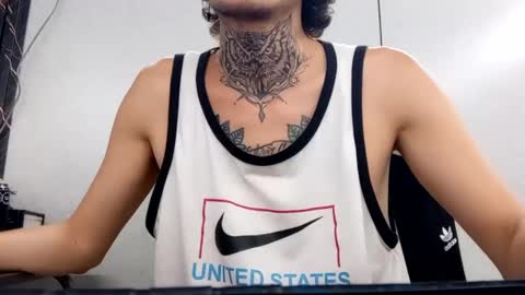 johnsonisaac94  online show from January 27, 1:26 am