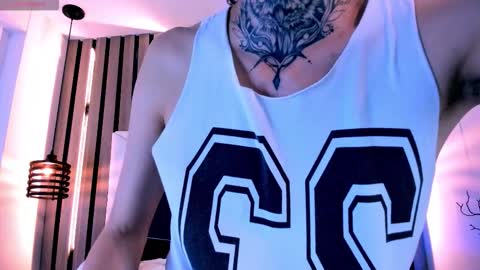 johnsonisaac94  online show from January 19, 6:01 am
