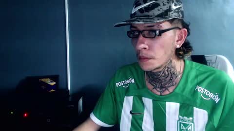 johnsonisaac94  online show from December 13, 7:25 am