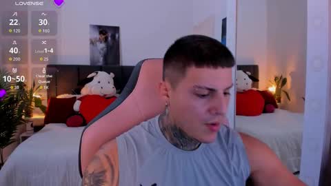 Snapshot of johny_multicum chatting on October 11, 7:50 pm Johny online show from October 11, 7:50 pm