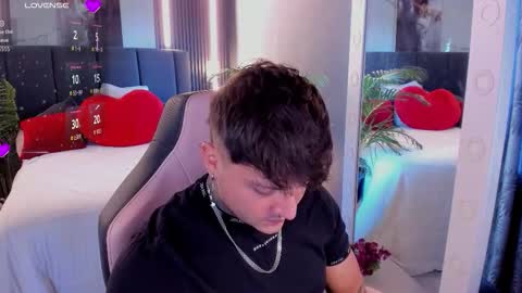 Snapshot of johny_multicum chatting on September 9, 10:43 pm Johny online show from September 9, 10:43 pm