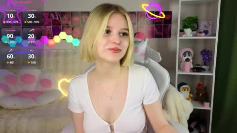 Snapshot of joice_queen chatting on February 26, 10:04 pm Paula online show from February 26, 10:04 pm