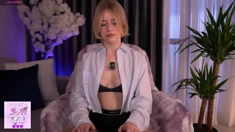 Snapshot of joice_queen chatting on October 6, 3:35 am Paula online show from October 6, 3:35 am