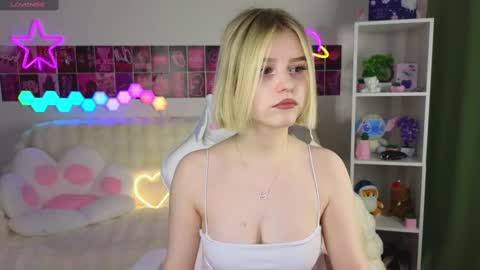 Snapshot of joice_queen chatting on February 20, 10:26 pm Paula online show from February 20, 10:26 pm