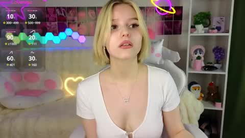 Snapshot of joice_queen chatting on February 27, 4:13 am Paula online show from February 27, 4:13 am