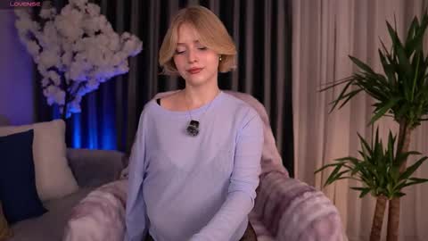 Snapshot of joice_queen chatting on September 26, 2:41 am Paula online show from September 26, 2:41 am