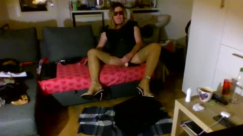 Snapshot of jolanci chatting on October 9, 5:13 am Silvania online show from October 9, 5:13 am