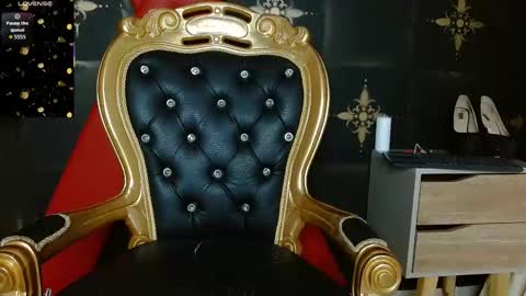 Snapshot of jolie__colettee_ chatting on October 12, 12:14 am Jolie online show from October 12, 12:14 am