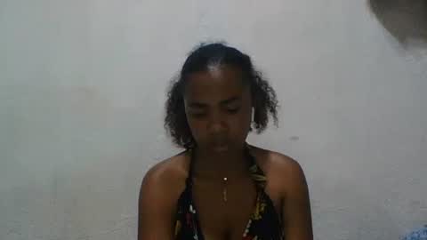 joliedonnue online show from December 18, 1:34 am