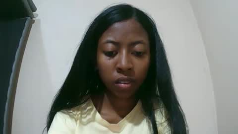 joliekah27 online show from December 18, 9:54 pm