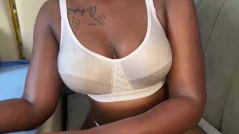 Snapshot of jolly_pretty chatting on October 8, 8:09 am jolly_pretty online show from October 8, 8:09 am