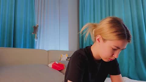 Viola online show from December 21, 11:49 am