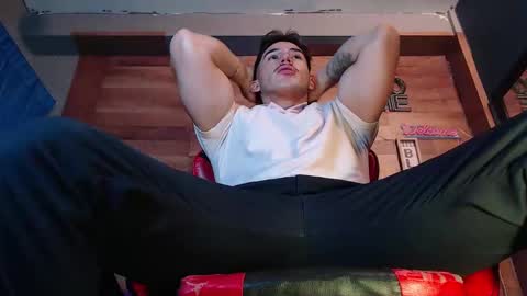 jonathancast08 online show from November 3, 5:14 pm