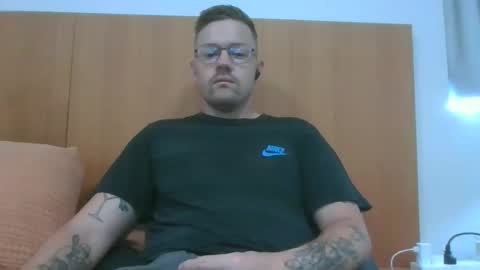 jonoy1995 online show from February 15, 11:58 pm