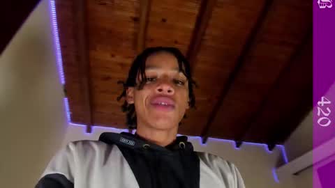 Snapshot of jordan_mm420 chatting on October 20, 8:52 am jordan online show from October 20, 8:52 am