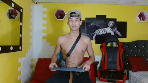 Snapshot of jose_sexycumm chatting on October 6, 8:37 pm jose_sexycumm online show from October 6, 8:37 pm