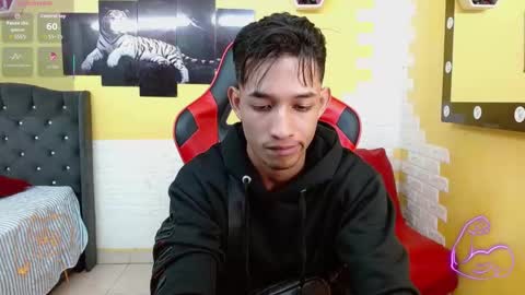 jose_sexycumm online show from December 22, 8:04 pm