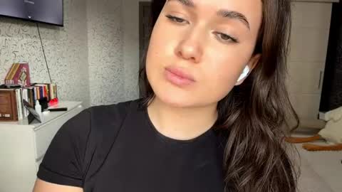 Eli online show from April 23, 10:23 am