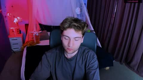 joseph_bear_ online show from January 6, 8:35 pm