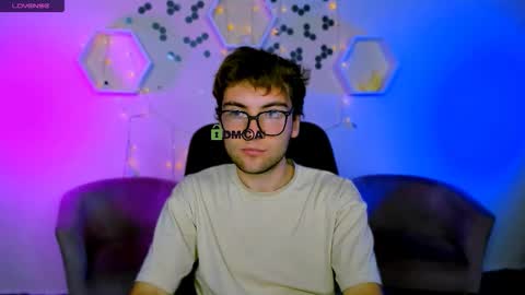 joseph_bear_ online show from November 6, 8:12 pm