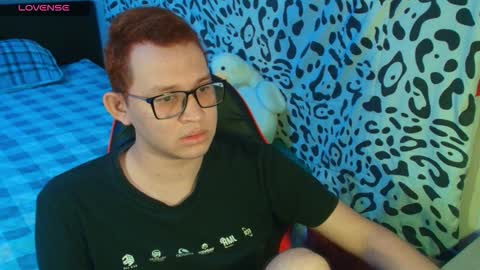 Snapshot of josh_18cm chatting on October 16, 3:39 am josh_18cm online show from October 16, 3:39 am