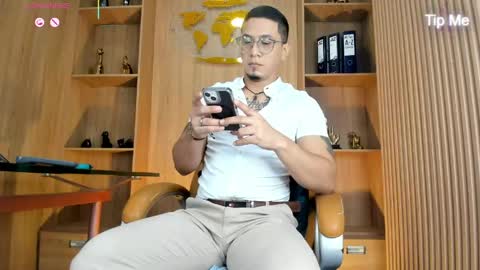 joshmiller___ online show from May 25, 8:04 pm