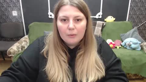 Snapshot of josiesun771 chatting on February 21, 7:34 am josiesun771 online show from February 21, 7:34 am
