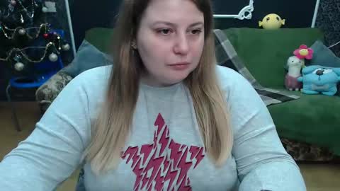 Snapshot of josiesun771 chatting on February 1, 7:36 am josiesun771 online show from February 1, 7:36 am