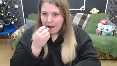 Snapshot of josiesun771 chatting on February 7, 7:07 am josiesun771 online show from February 7, 7:07 am
