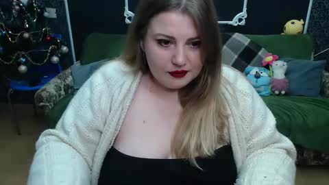 Snapshot of josiesun771 chatting on January 1, 8:47 pm josiesun771 online show from January 1, 8:47 pm