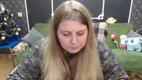 Snapshot of josiesun771 chatting on December 23, 10:10 am josiesun771 online show from December 23, 10:10 am