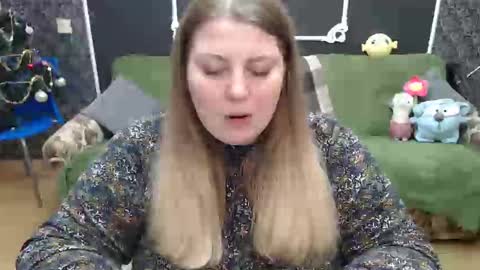 Snapshot of josiesun771 chatting on February 3, 7:29 am josiesun771 online show from February 3, 7:29 am