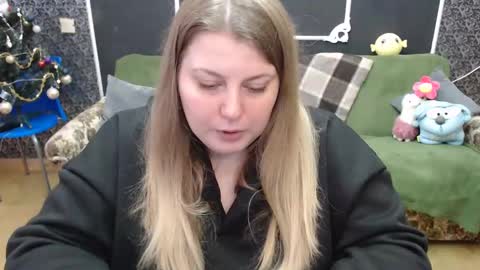 Snapshot of josiesun771 chatting on February 7, 10:08 am josiesun771 online show from February 7, 10:08 am