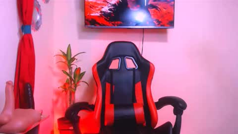 josue_linares online show from May 20, 7:05 am