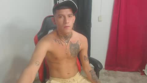 josue_linares online show from November 5, 9:11 am