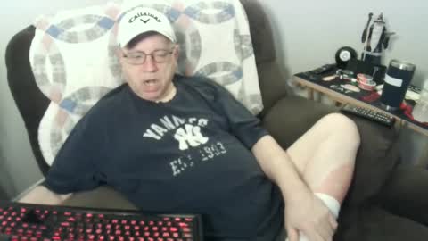 Snapshot of jpmel99 chatting on September 13, 10:56 pm jpmel99 online show from September 13, 10:56 pm