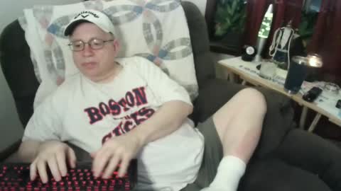 Snapshot of jpmel99 chatting on February 9, 3:43 am jpmel99 online show from February 9, 3:43 am