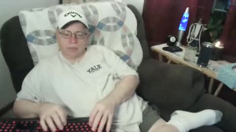 Snapshot of jpmel99 chatting on February 2, 2:17 am jpmel99 online show from February 2, 2:17 am