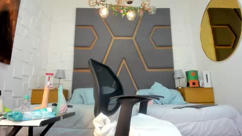 Juana Valkiria online show from March 18, 5:46 am